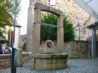Brunnen im Burghof